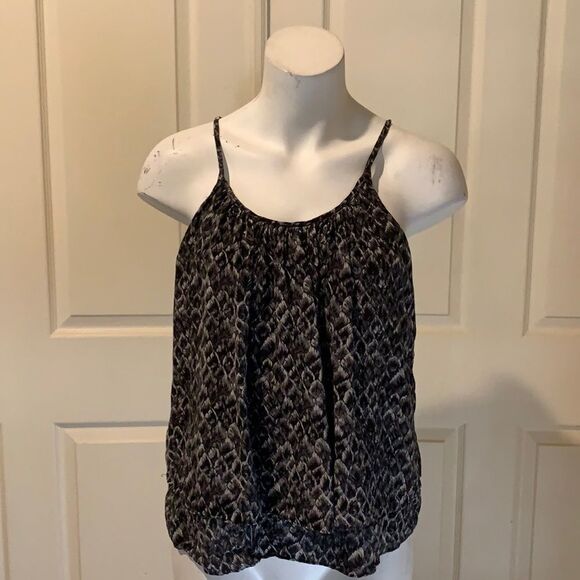 Joie adjustable strap top. - Picture 1 of 6